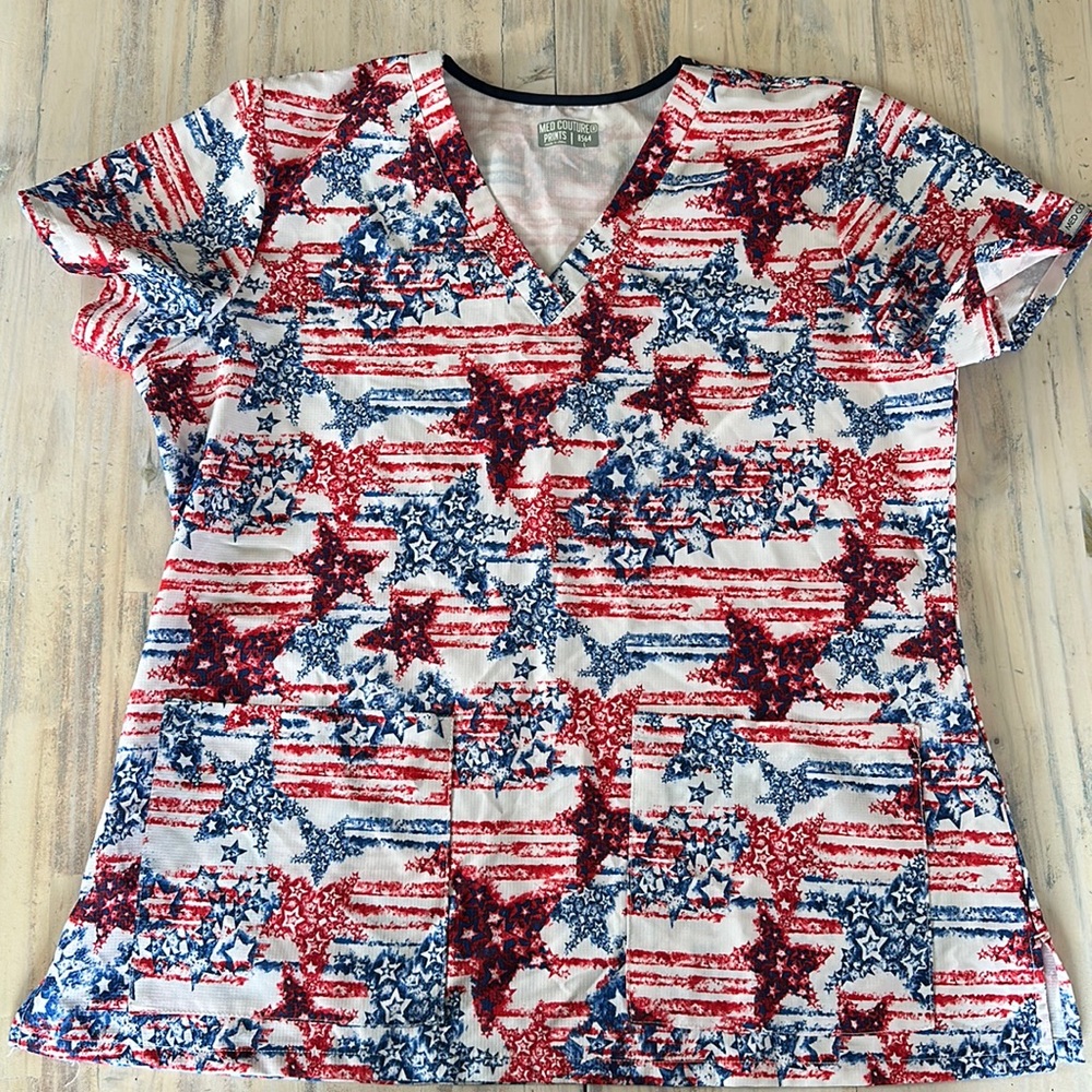 MED COUTURE - Women’s 4th of July Scrub Top worn once Size Large
